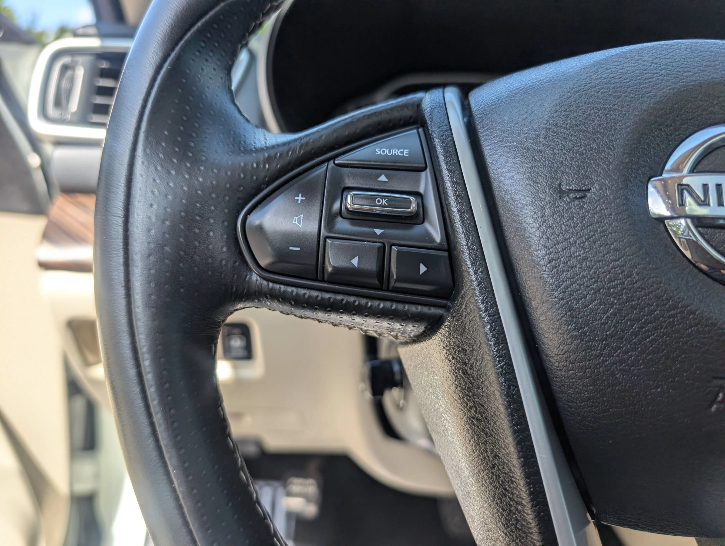 Used 2017 Nissan Maxima Platinum w/ Medallion Package FWD image 25