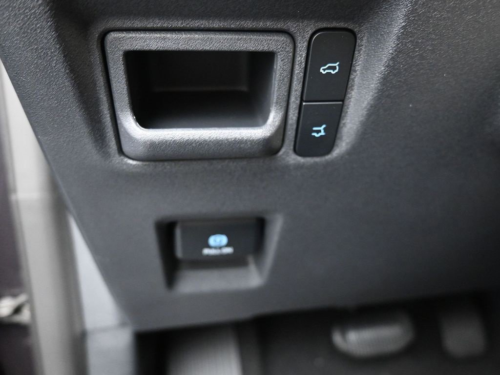 New 2025 Ford Expedition Active image 13