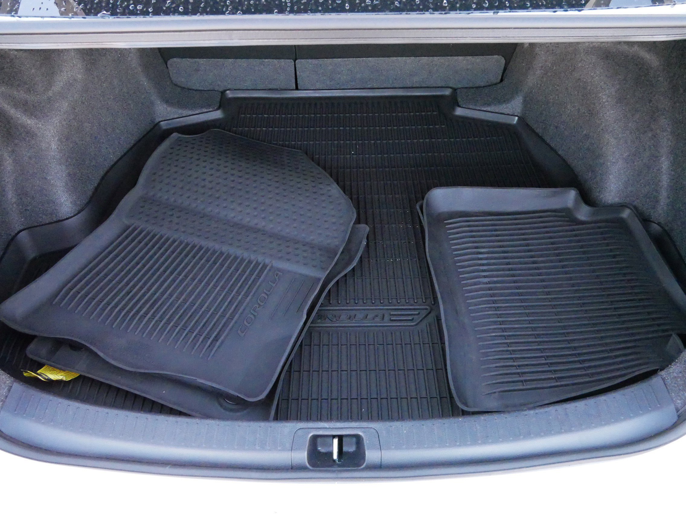 Certified 2025 Toyota Corolla LE image 18