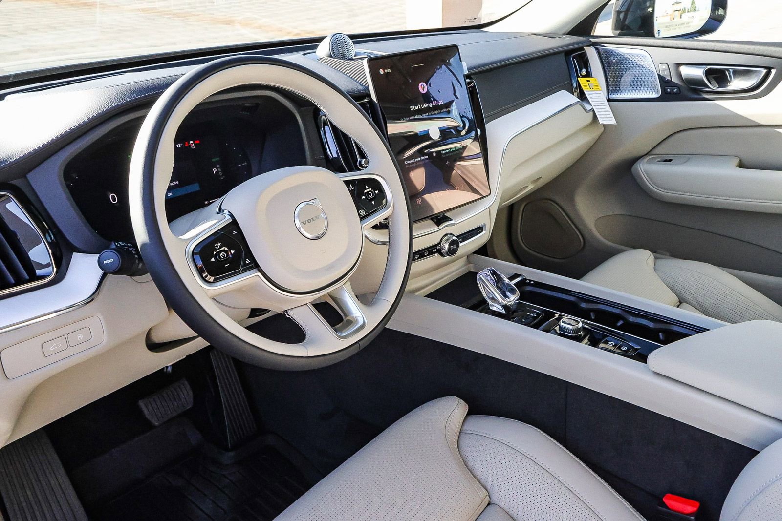 New 2026 Volvo XC60 T8 Ultra w/ Climate Package image 29