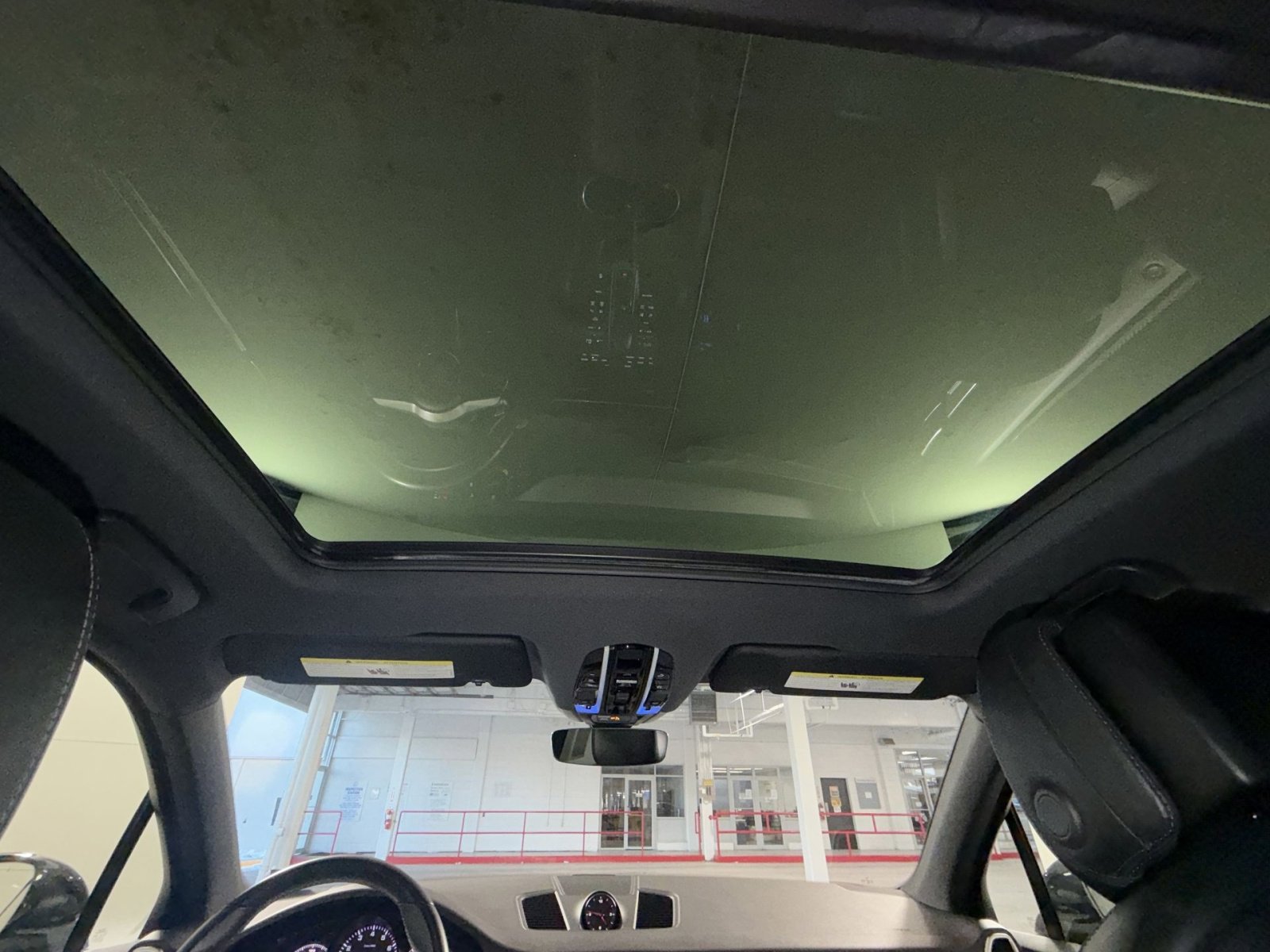 Used 2023 Porsche Cayenne Platinum Edition image 24