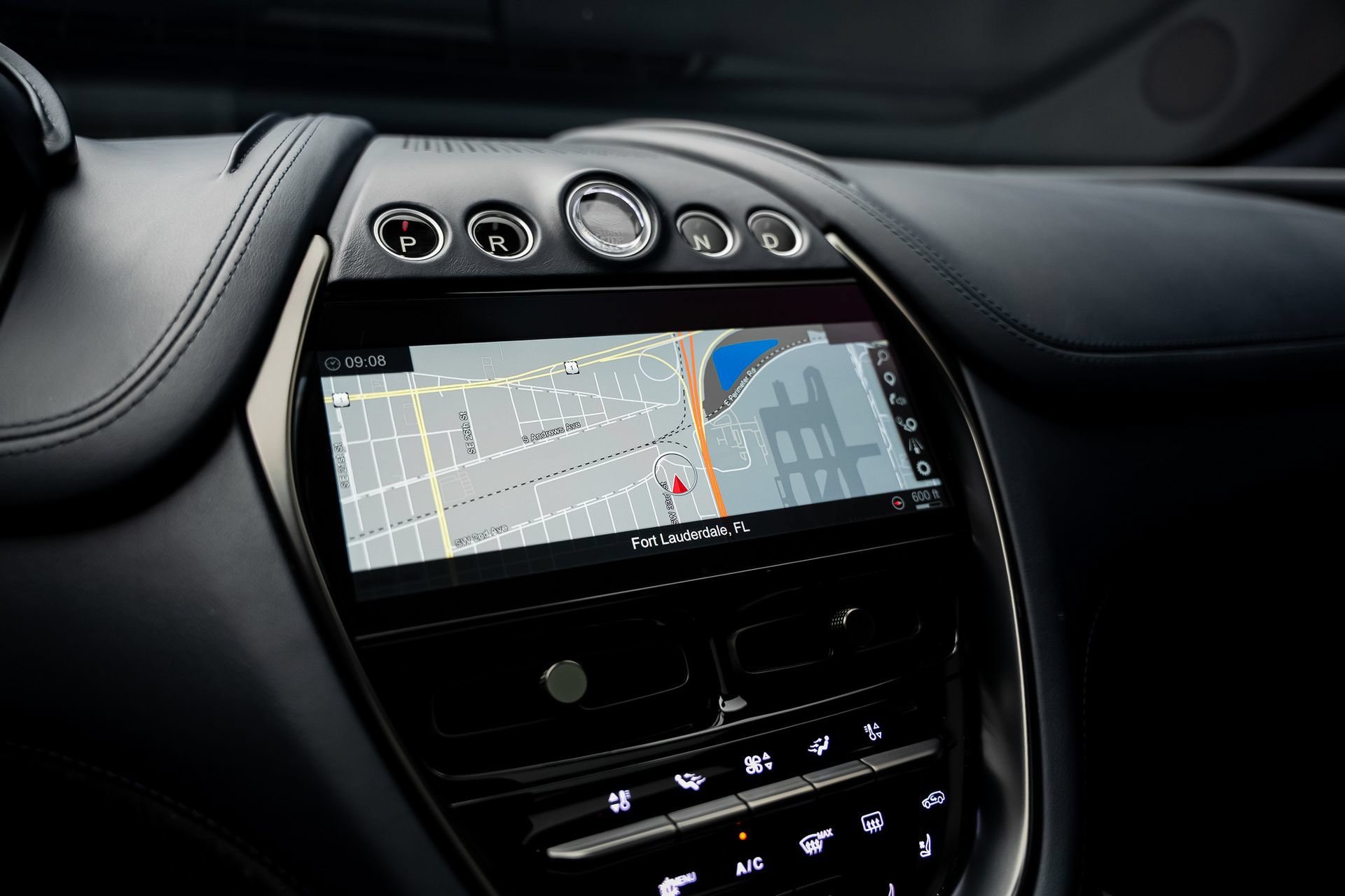 Used 2021 Aston Martin DBX AWD/4WD image 47