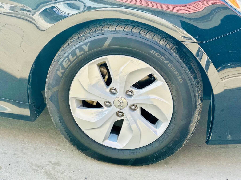 Used 2013 Hyundai Sonata Hybrid image 5