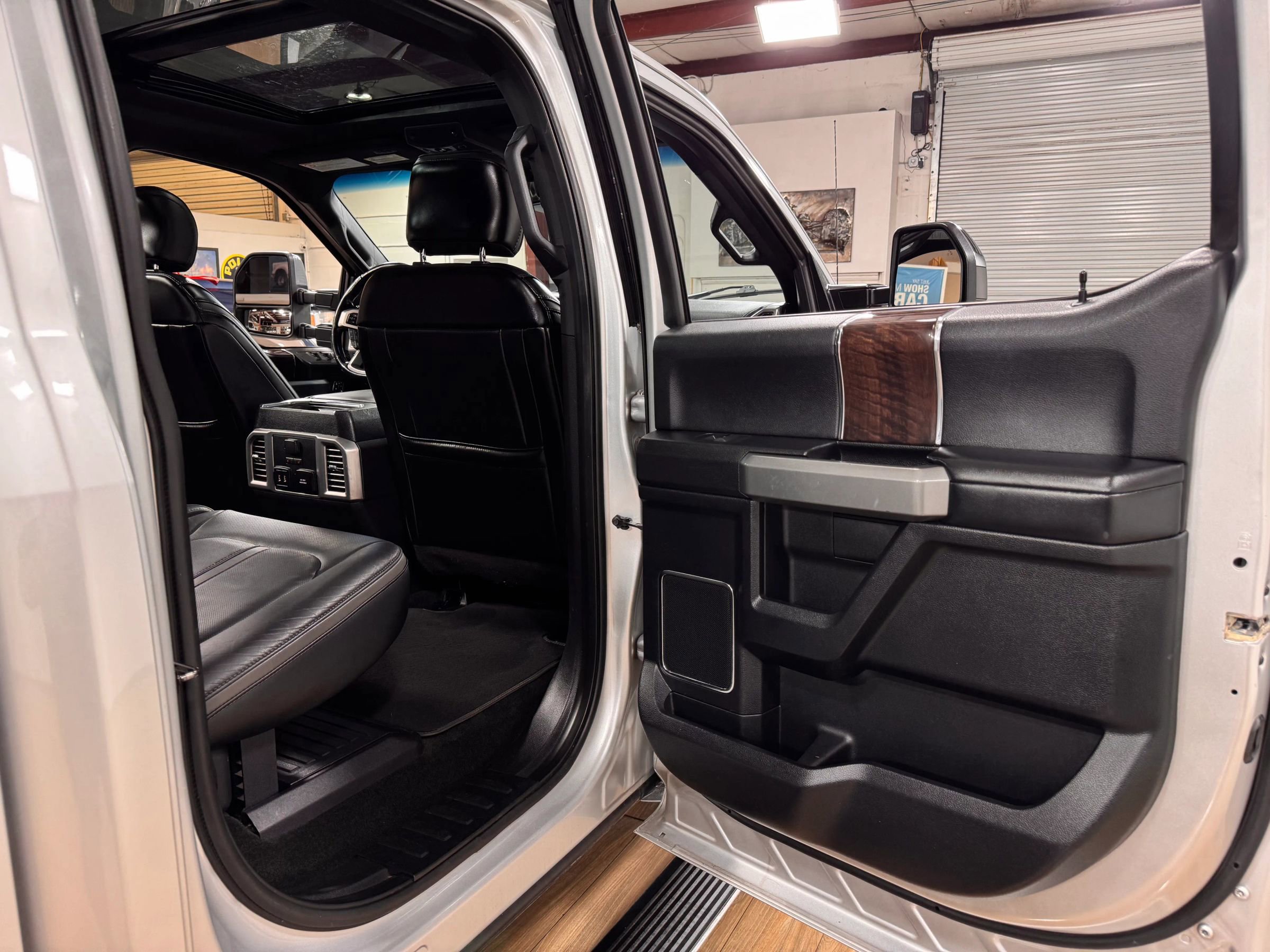 Used 2017 Ford F250 Platinum w/ Platinum Ultimate Package image 17