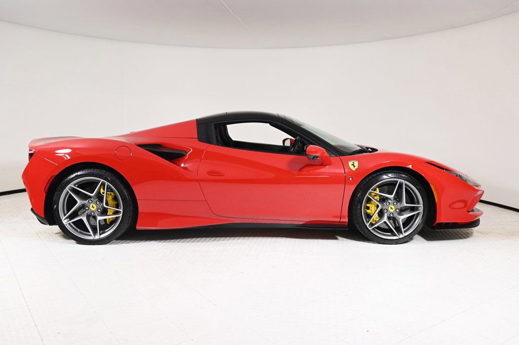 Used 2022 Ferrari F8 Tributo image 10