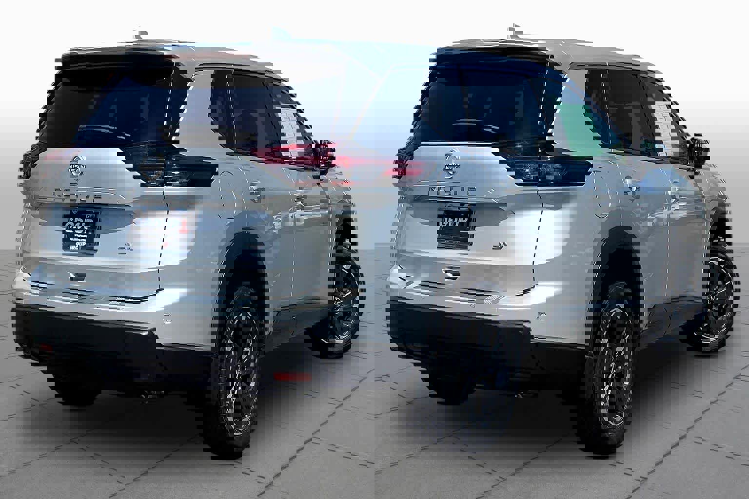 Used 2024 Nissan Rogue SV image 12