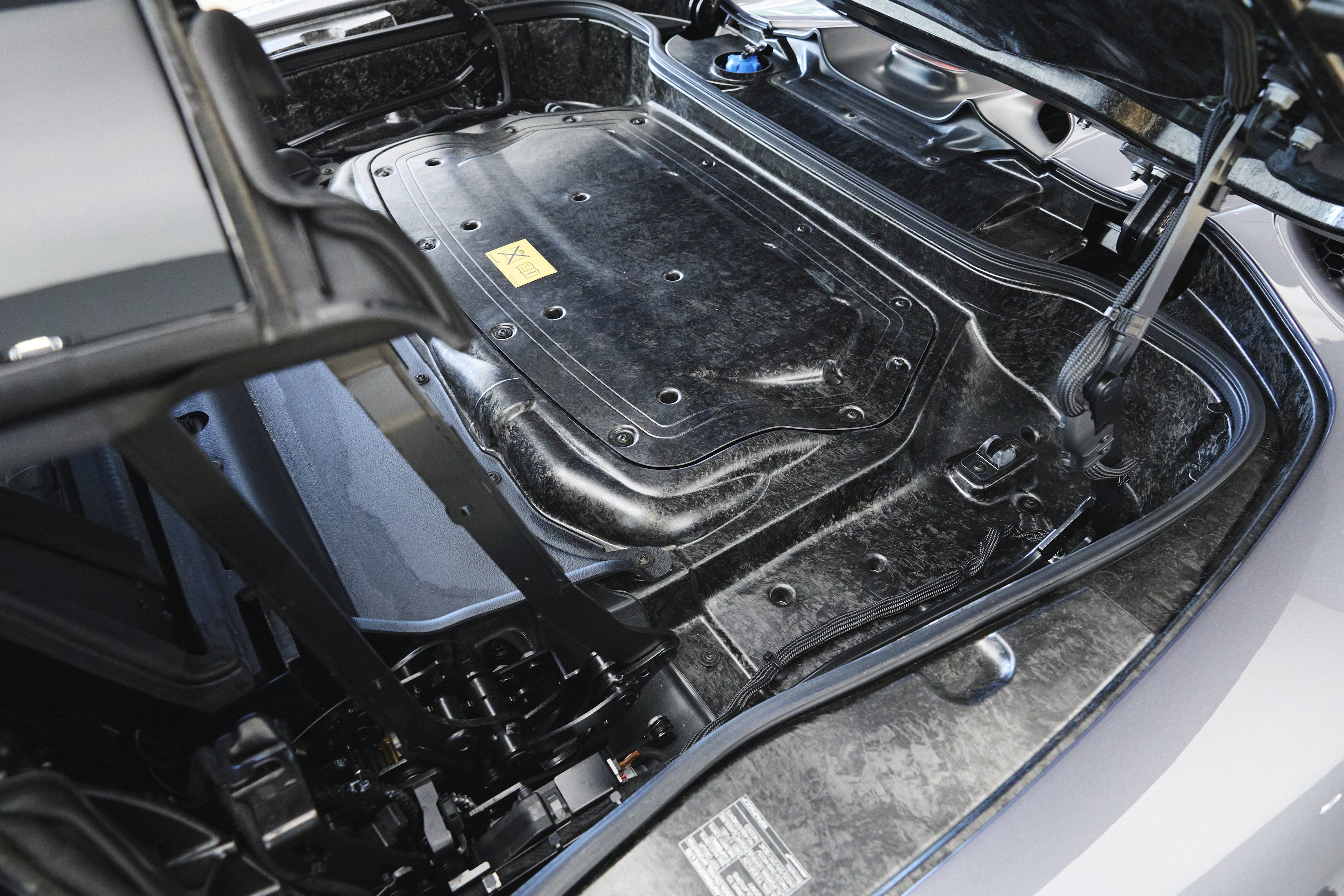 Used 2025 McLaren Artura Spider RWD image 35