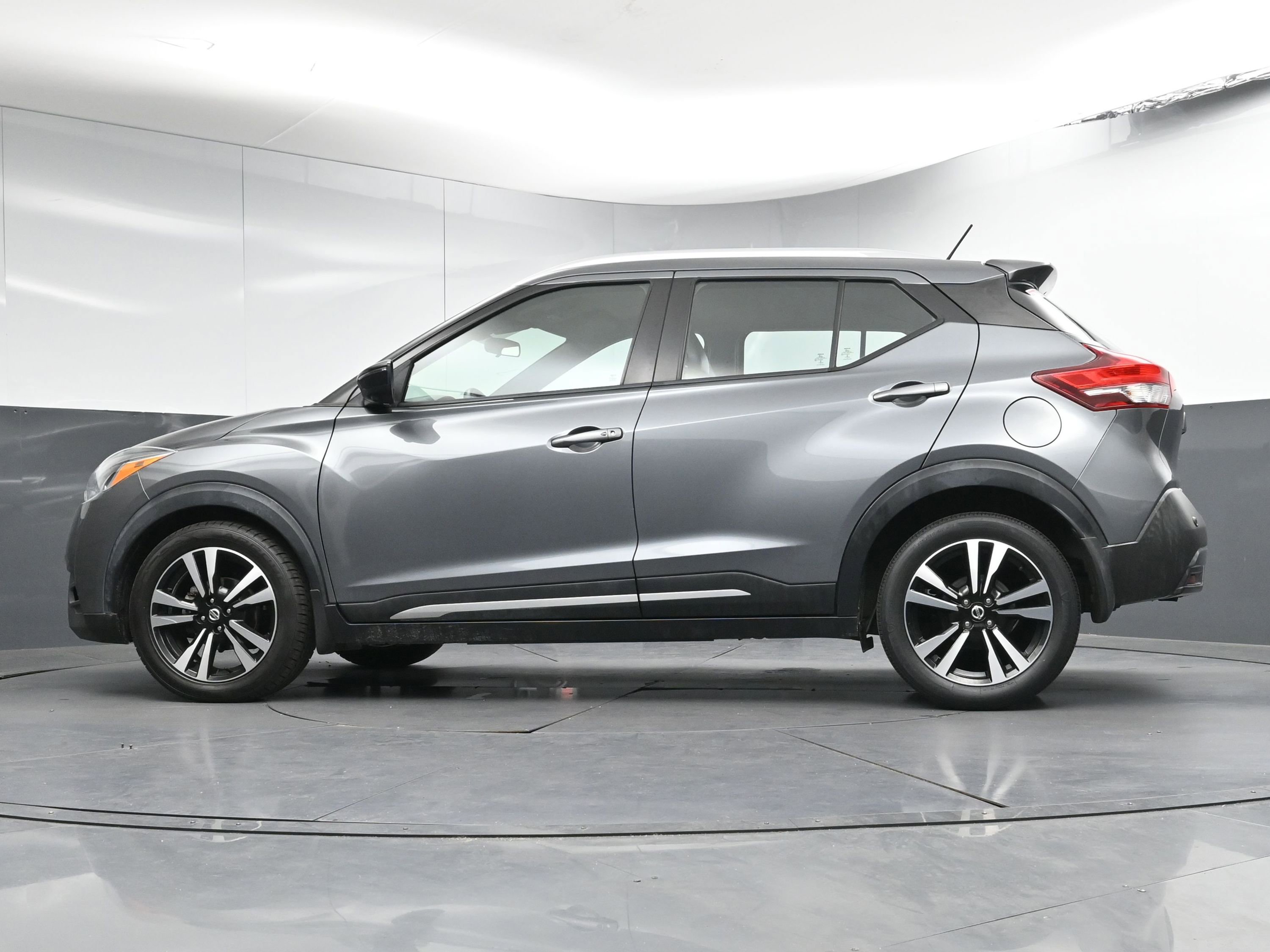 Used 2020 Nissan Kicks SR w/ SR Premium Package image 29