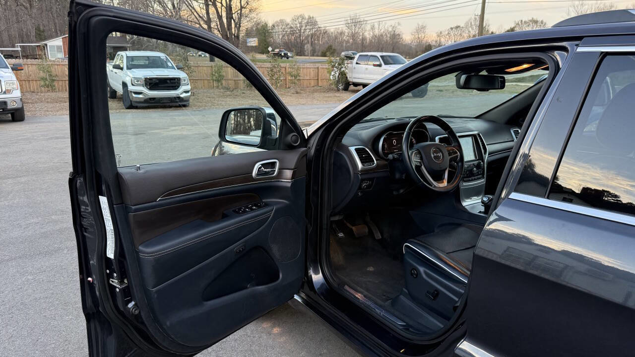 Used 2015 Jeep Grand Cherokee Overland AWD/4WD image 10