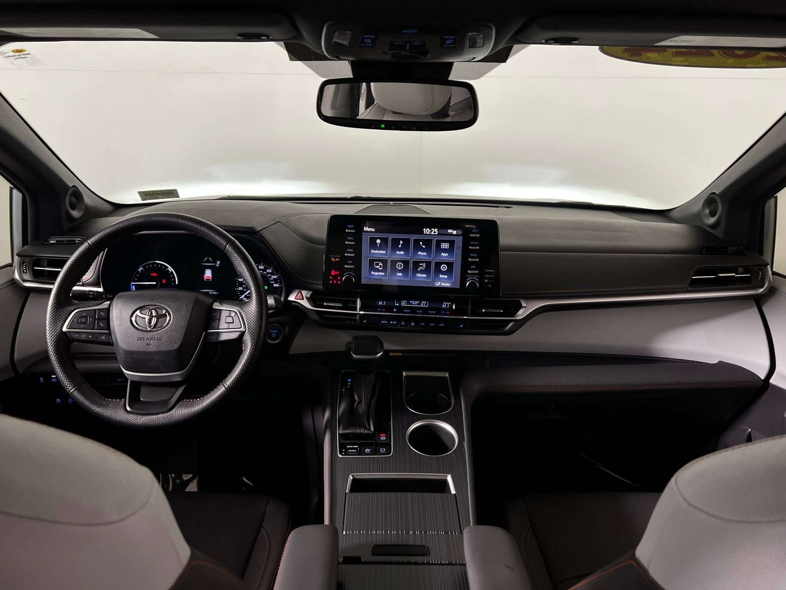 Certified 2024 Toyota Sienna XSE image 27