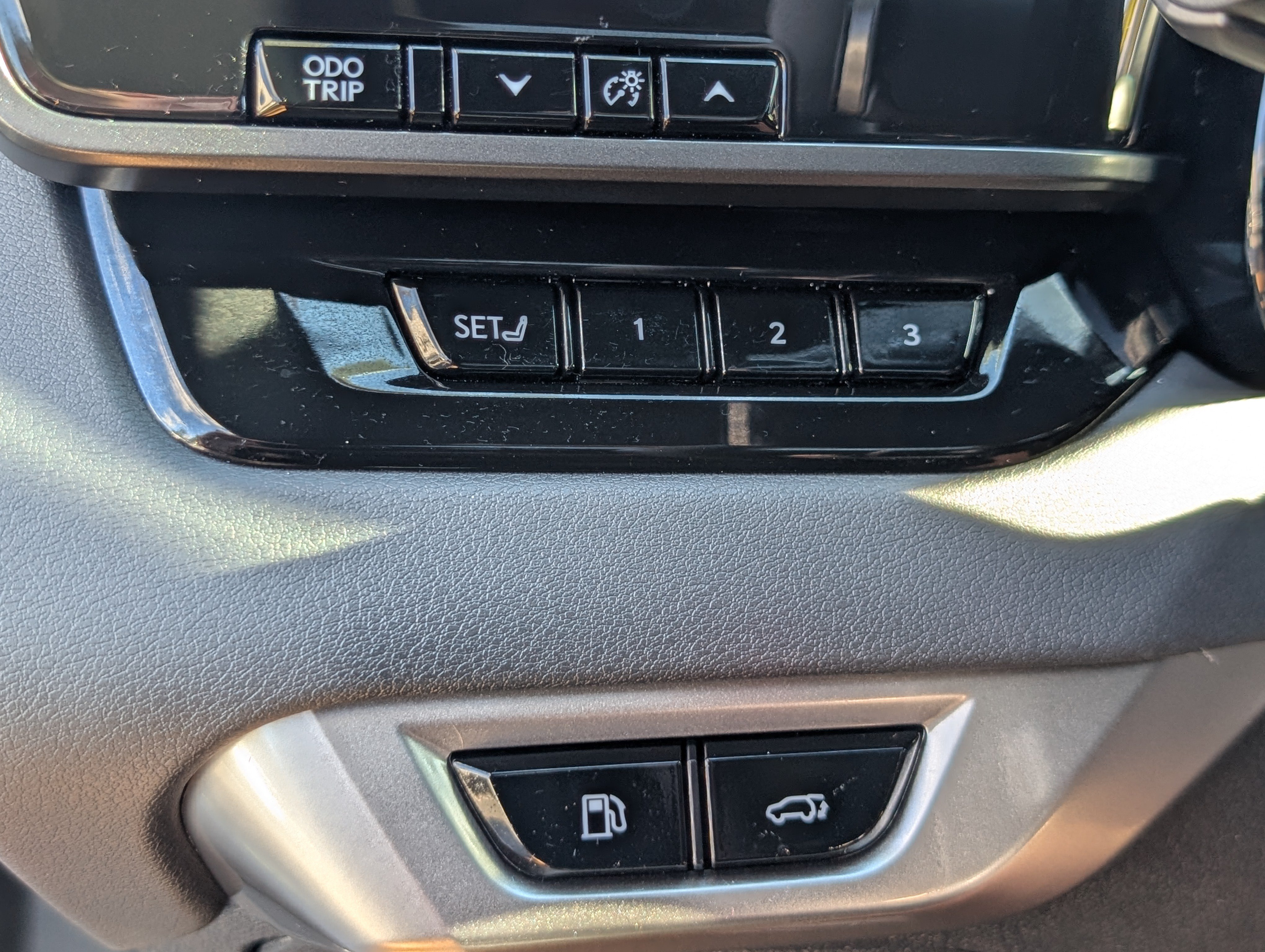 Certified 2026 Lexus RX 350h w/ Accessory Package (Z1) AWD/4WD image 23