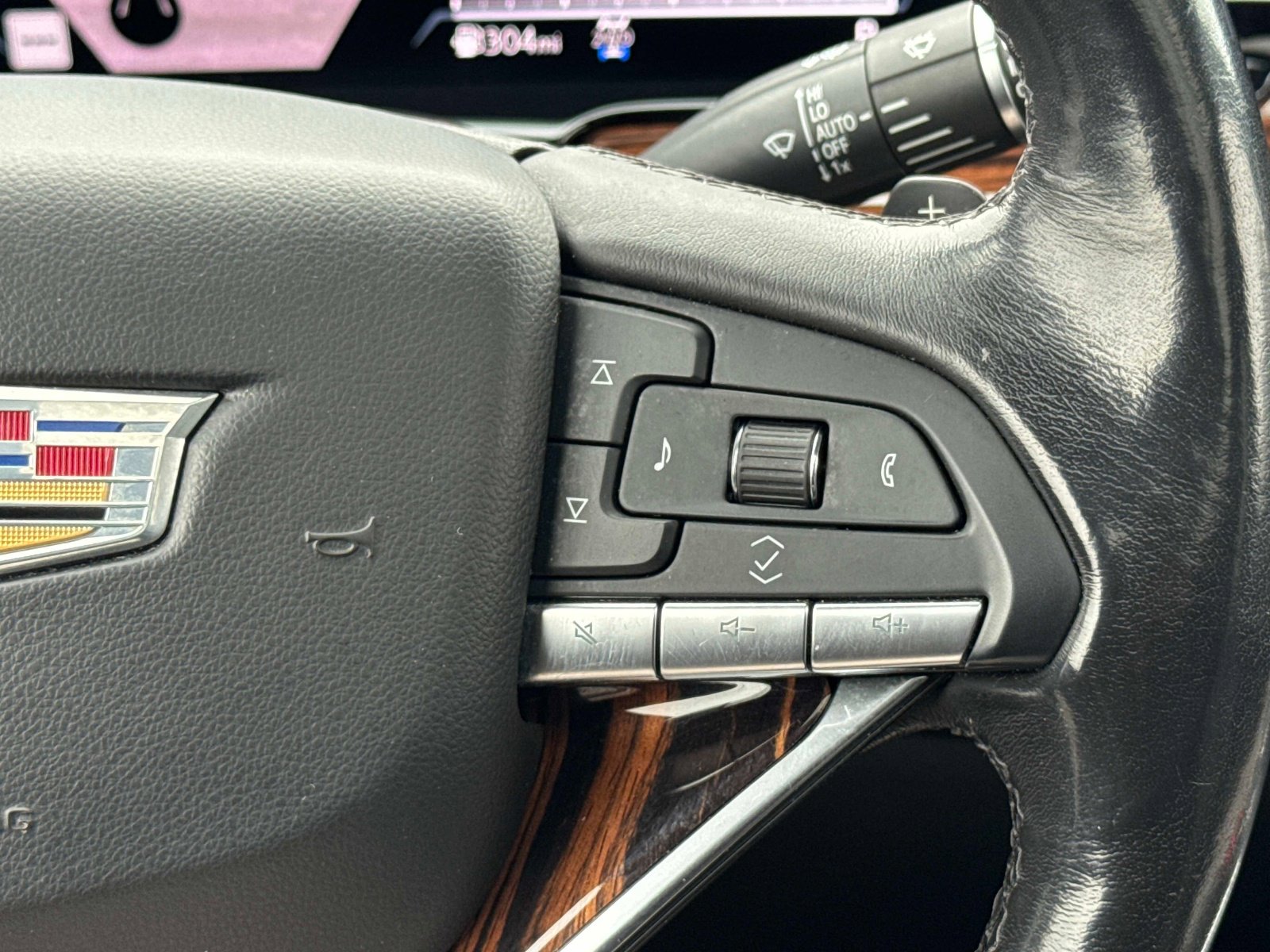 Used 2021 Cadillac Escalade Premium Luxury w/ Driver Assist Tech Package image 8