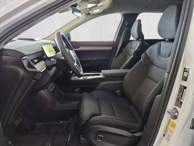 New 2026 Volvo EX90 Plus AWD/4WD image 4