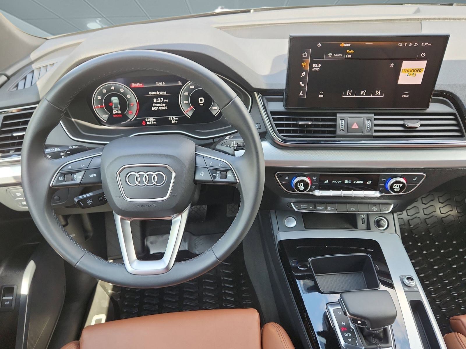 Certified 2025 Audi Q5 2.0T Premium w/ Convenience Plus Package image 12