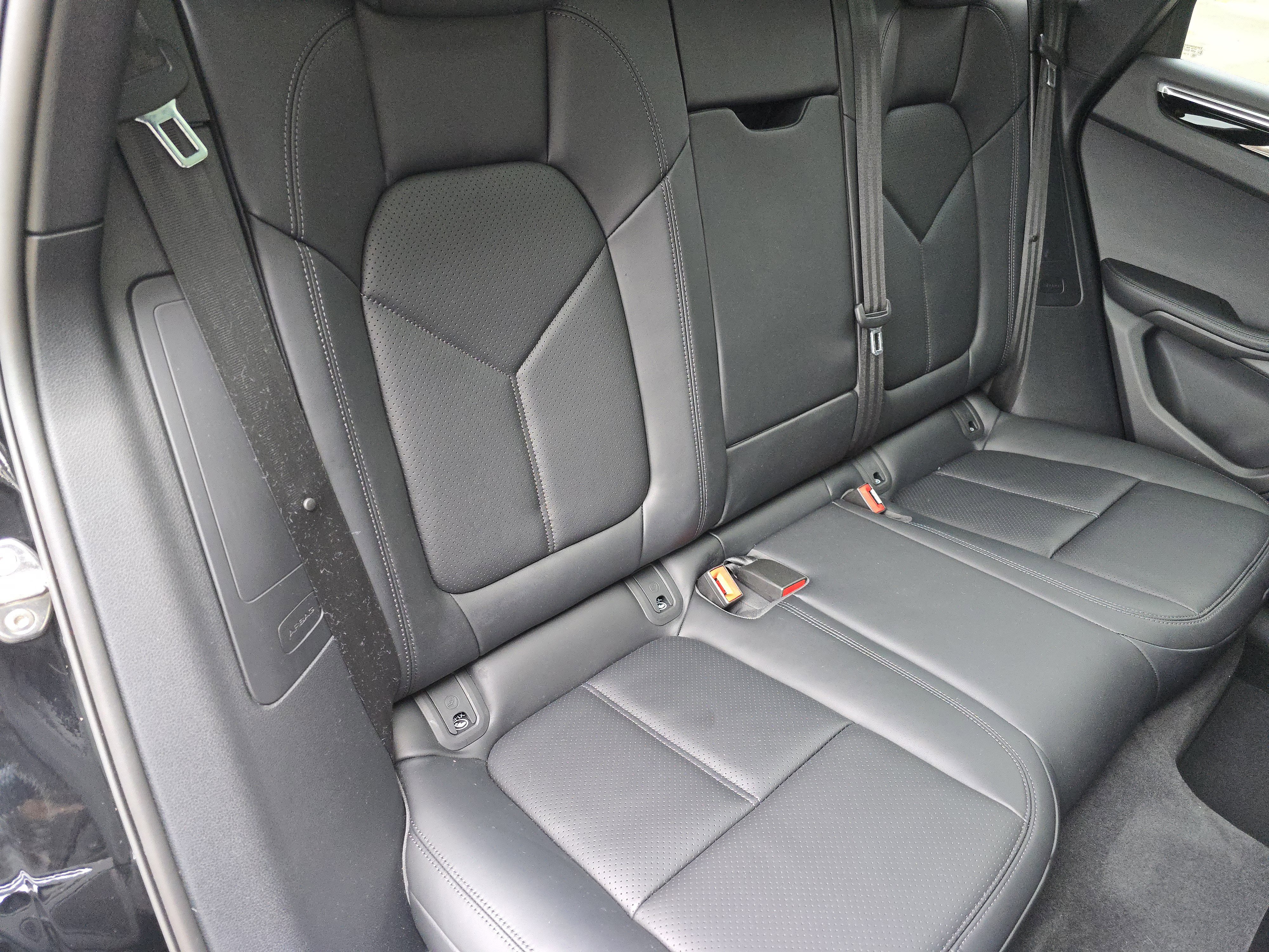 Certified 2025 Porsche Macan image 23