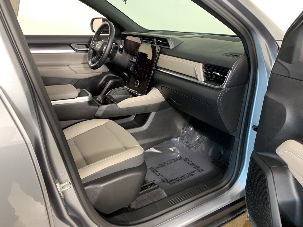 Used 2025 GMC Terrain Elevation w/ Elevation Premium Package image 34