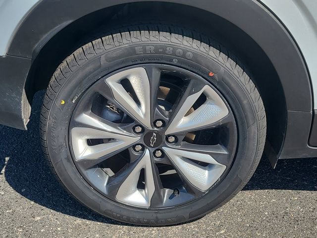 Used 2022 Chevrolet Bolt EUV LT w/ Convenience Package FWD image 9