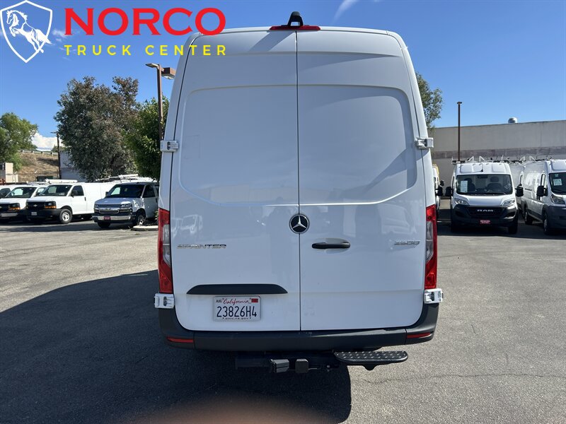 Used 2025 Mercedes-Benz Sprinter 2500 image 7