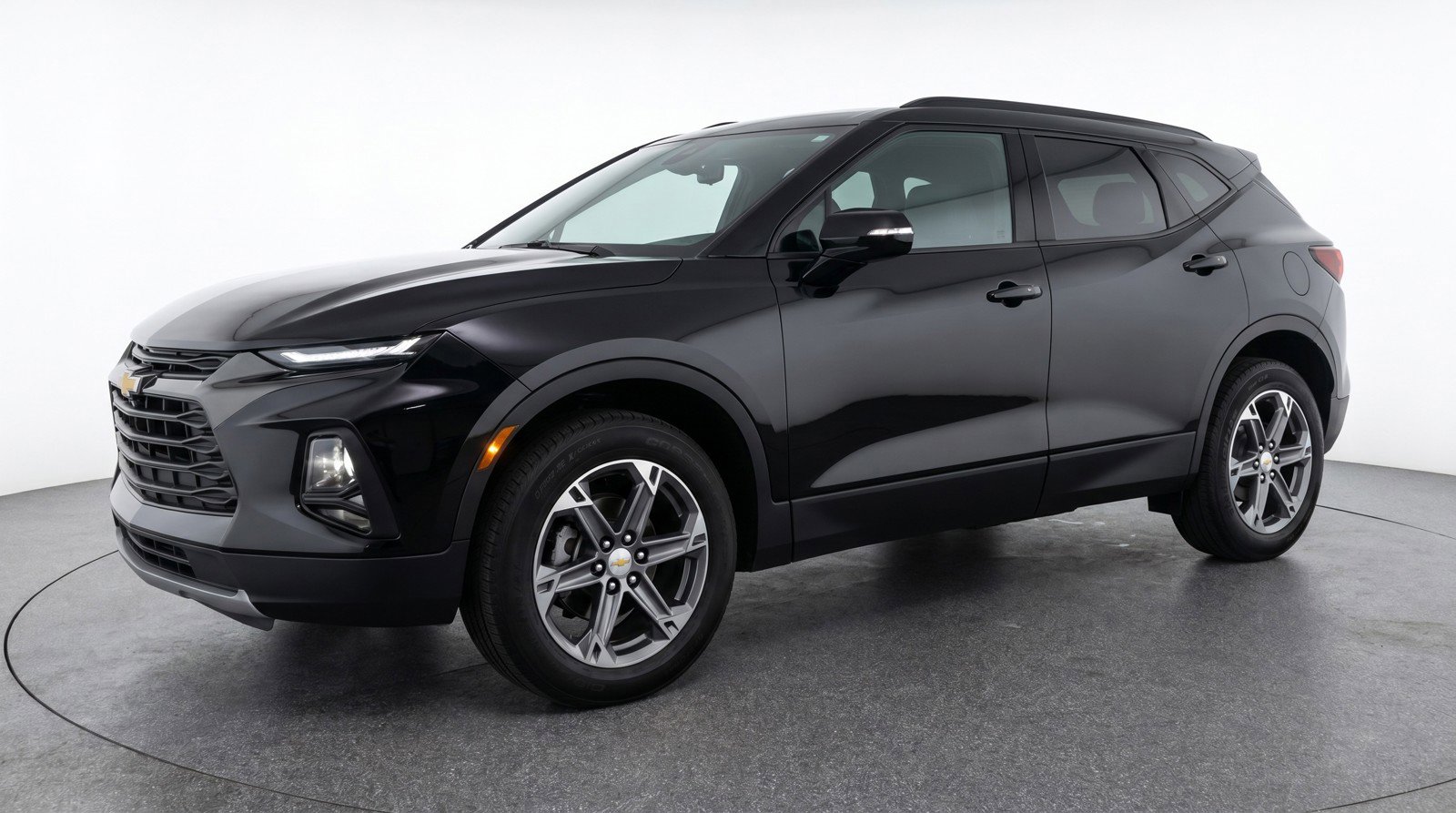 Used 2025 Chevrolet Blazer LT FWD image 3