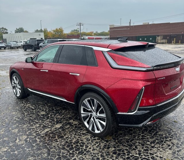 Used 2024 Cadillac Lyriq Luxury w/ LPO, Floor Liner Package AWD/4WD image 3