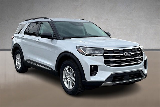 New 2025 Ford Explorer Active w/ Active Comfort Package image 2