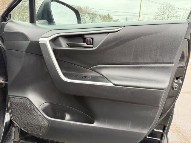 Used 2020 Toyota RAV4 LE image 25