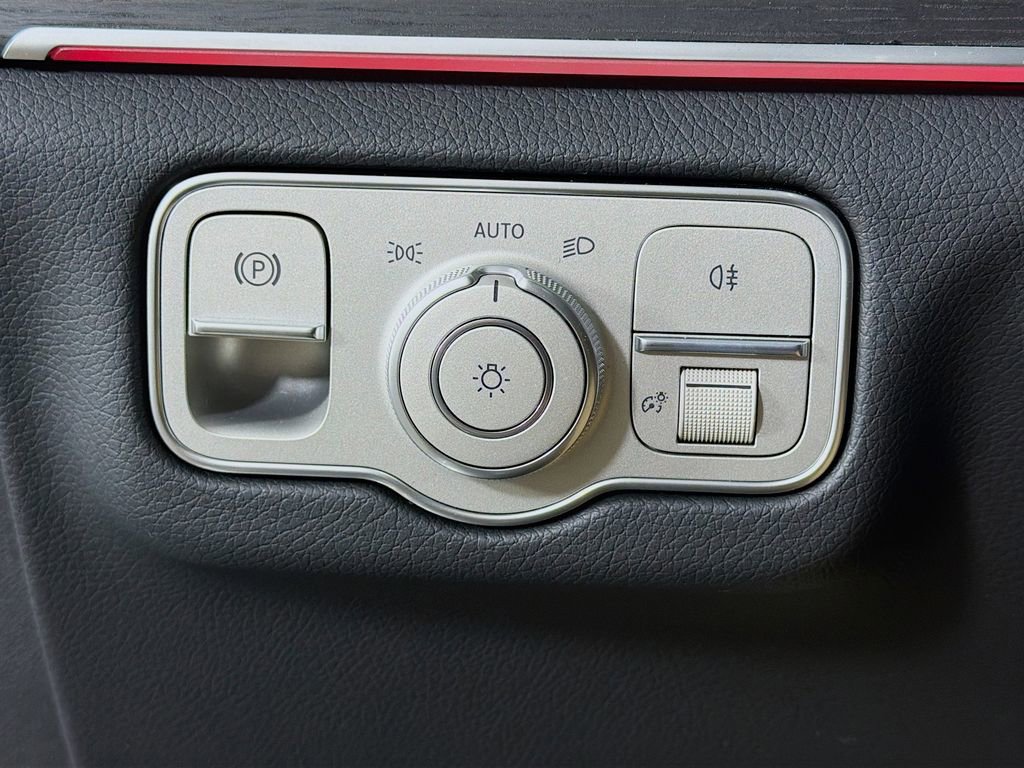 Used 2026 Mercedes-Benz GLS 450 4MATIC image 11