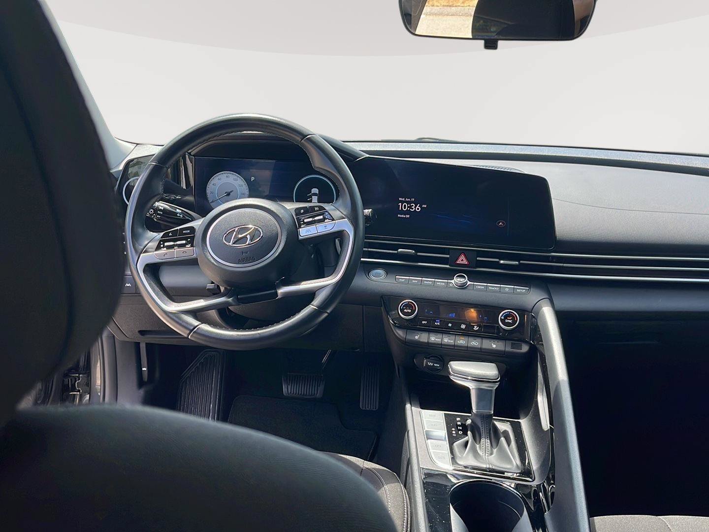 Used 2023 Hyundai Elantra SEL w/ Convenience Package FWD image 16