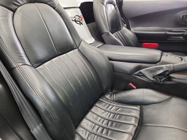 Used 2000 Chevrolet Corvette Convertible RWD image 13