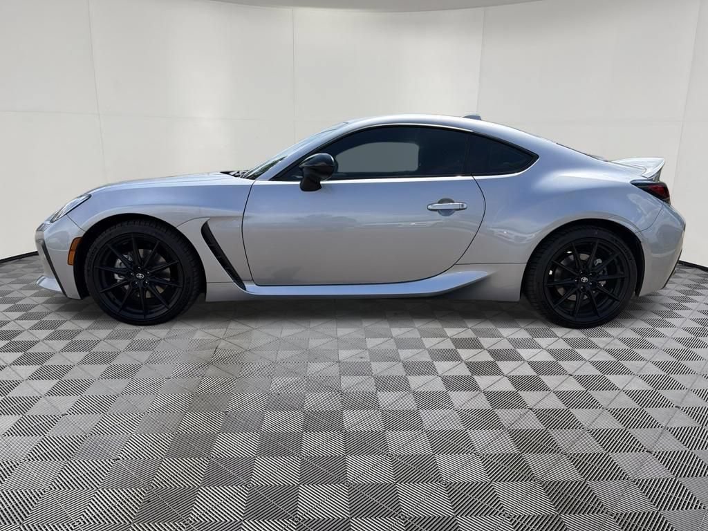 Used 2025 Toyota GR86 Premium w/ ALL Weather Mat Package (TMS) RWD image 4