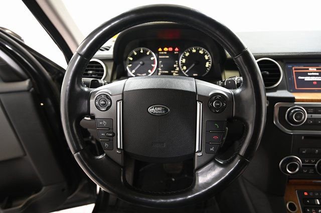 Used 2016 Land Rover LR4 HSE Silver Edition image 4