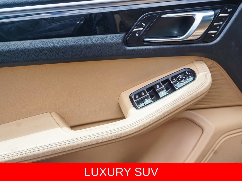 Used 2018 Porsche Macan AWD/4WD image 18