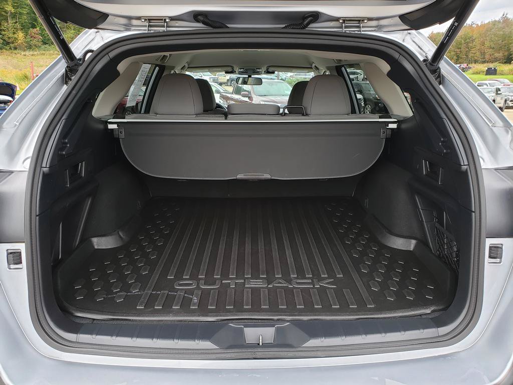 Used 2023 Subaru Outback Premium AWD/4WD image 5