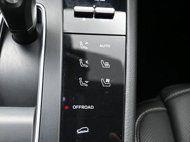 Used 2023 Porsche Macan GTS image 30