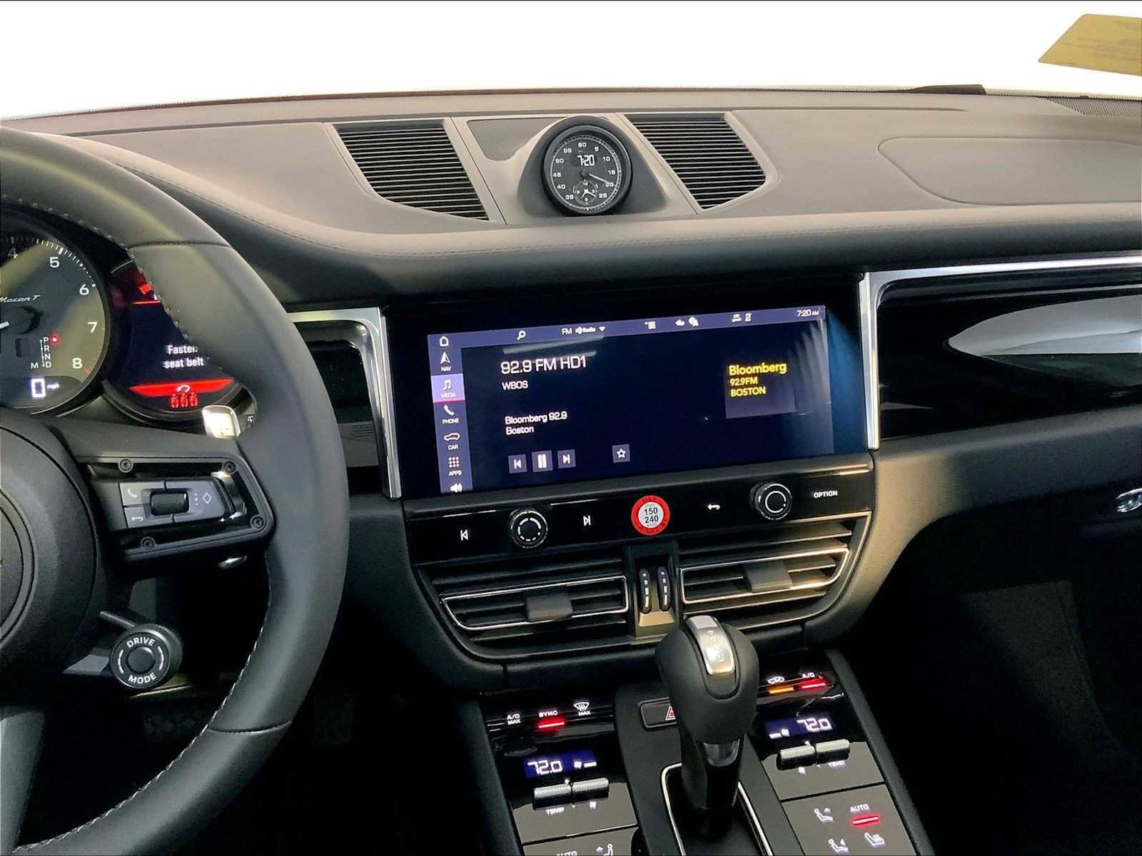 New 2025 Porsche Macan Turbo image 16