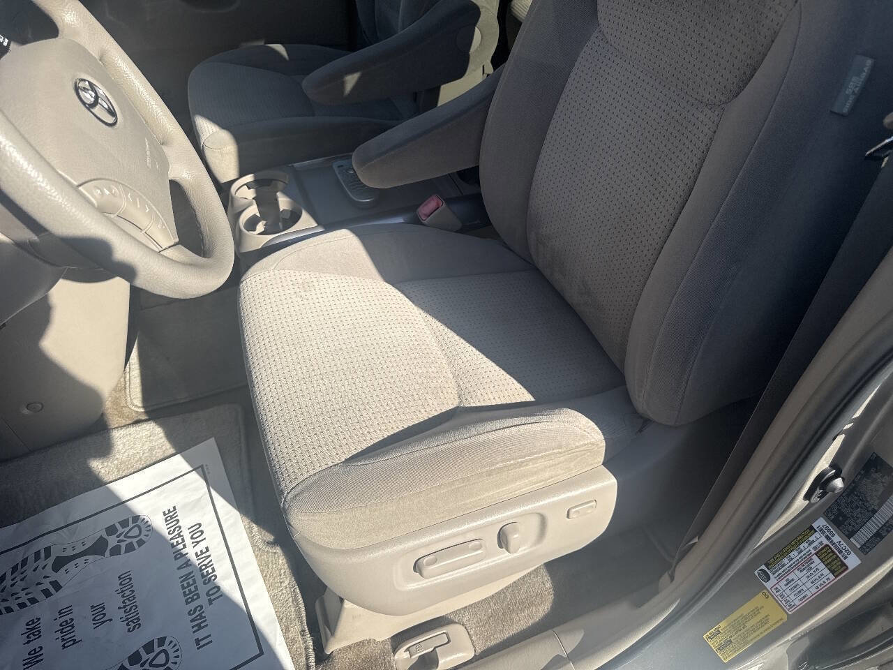 Used 2009 Toyota Sienna LE image 17