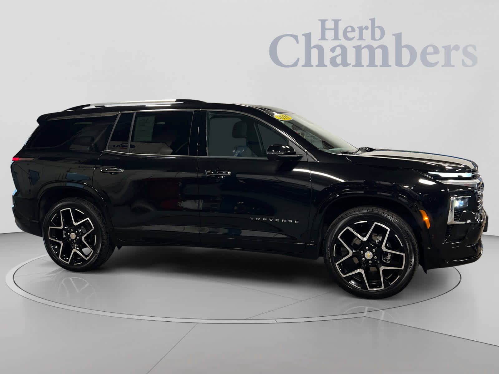 Used 2026 Chevrolet Traverse High Country w/ LPO, Floor Liner Package AWD/4WD image 5