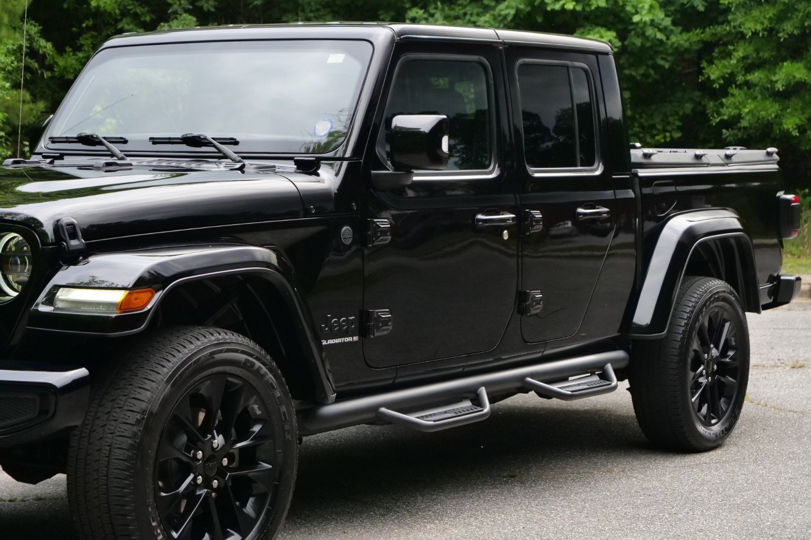 Used 2023 Jeep Gladiator Overland AWD/4WD image 29