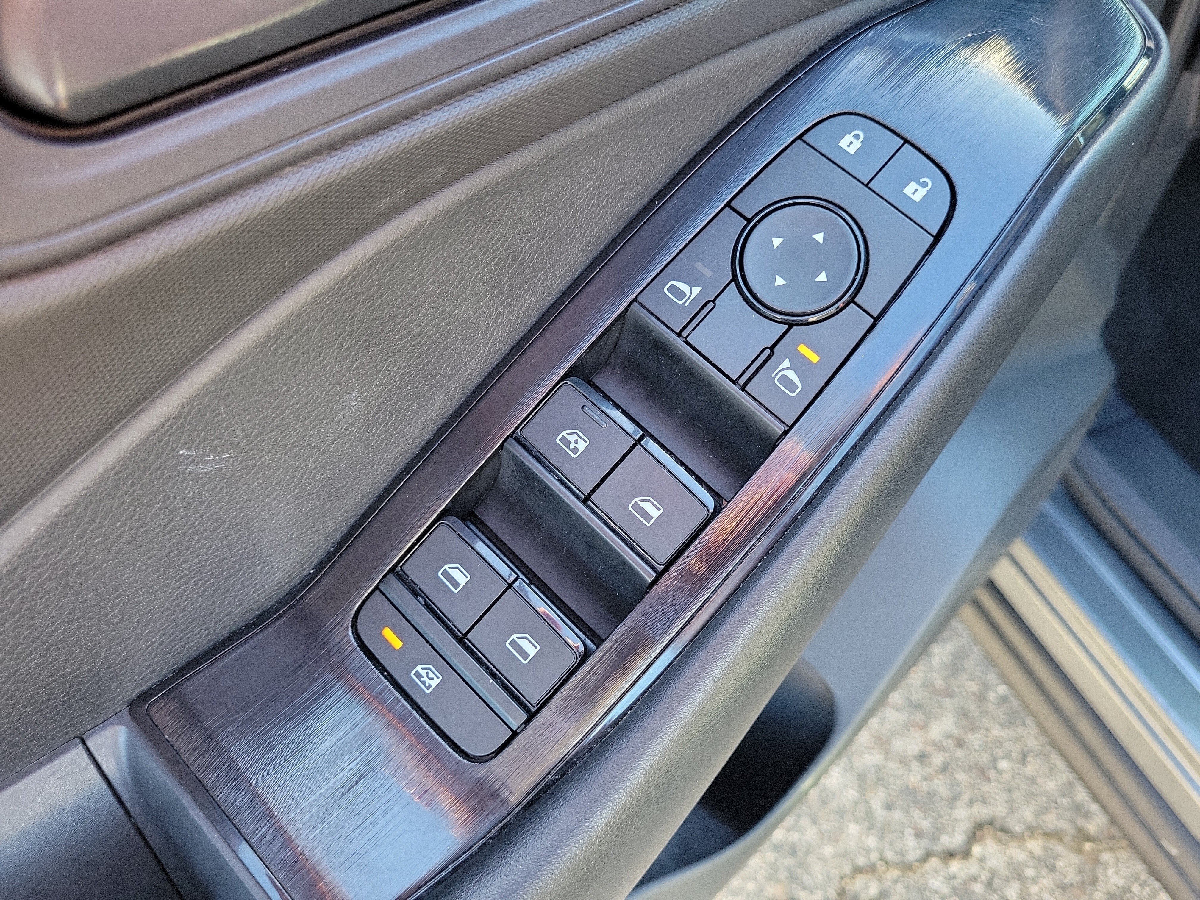 Certified 2024 Nissan Rogue S FWD image 10