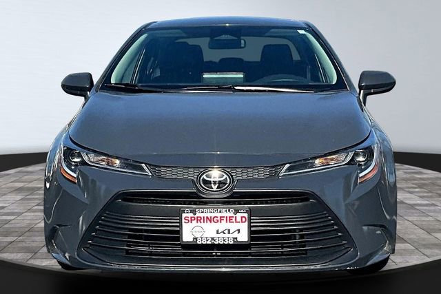 Used 2023 Toyota Corolla LE image 2
