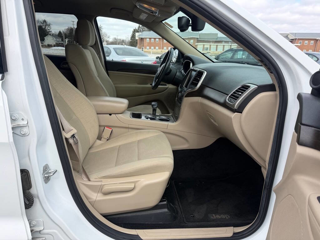 Used 2014 Jeep Grand Cherokee Laredo w/ 18" Wheel & 8.4" Radio Group image 11