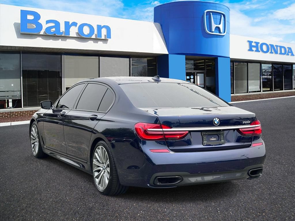 Used 2018 BMW 750i xDrive AWD/4WD image 4