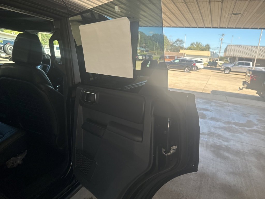 New 2025 Ford Bronco Badlands image 23