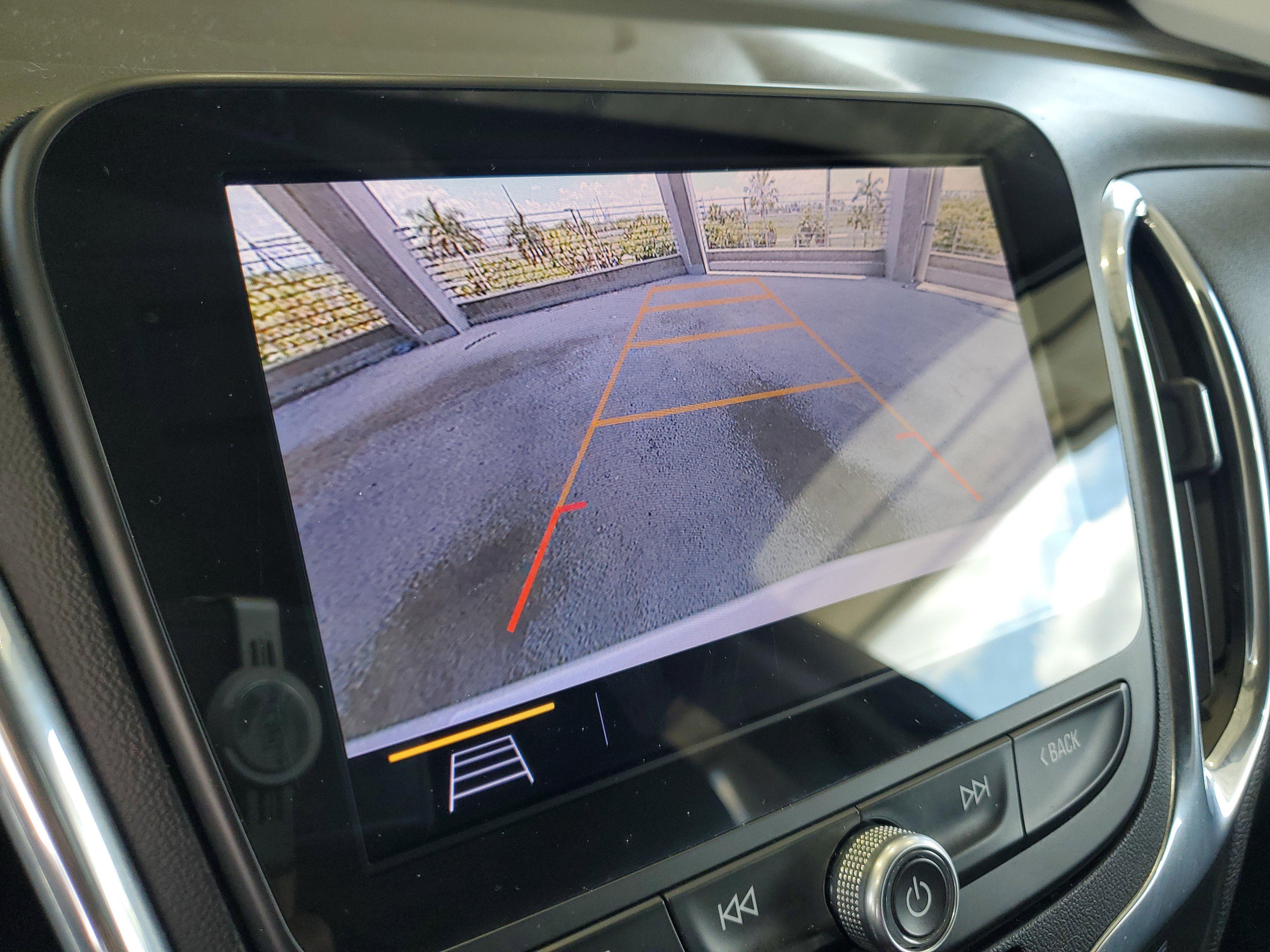 Used 2020 Chevrolet Equinox Premier FWD image 25