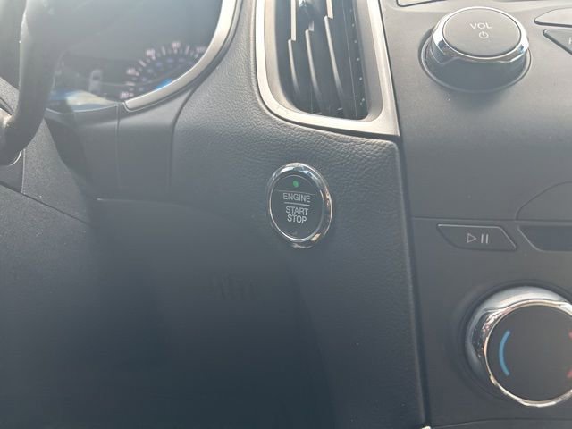 Used 2018 Ford Edge SEL FWD image 27