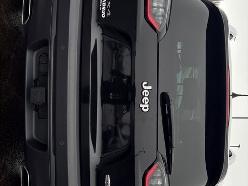 Used 2021 Jeep Cherokee Latitude Lux w/ Trailer Tow Group image 7