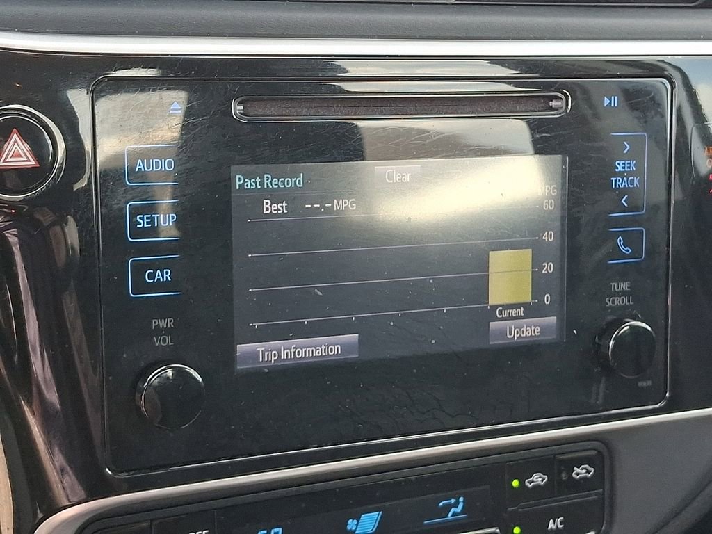 Used 2018 Toyota Corolla LE image 17