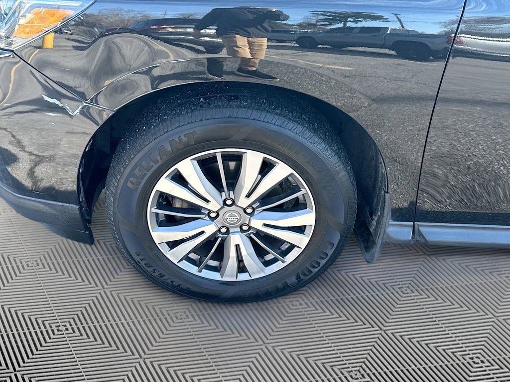 Used 2020 Nissan Pathfinder S image 30