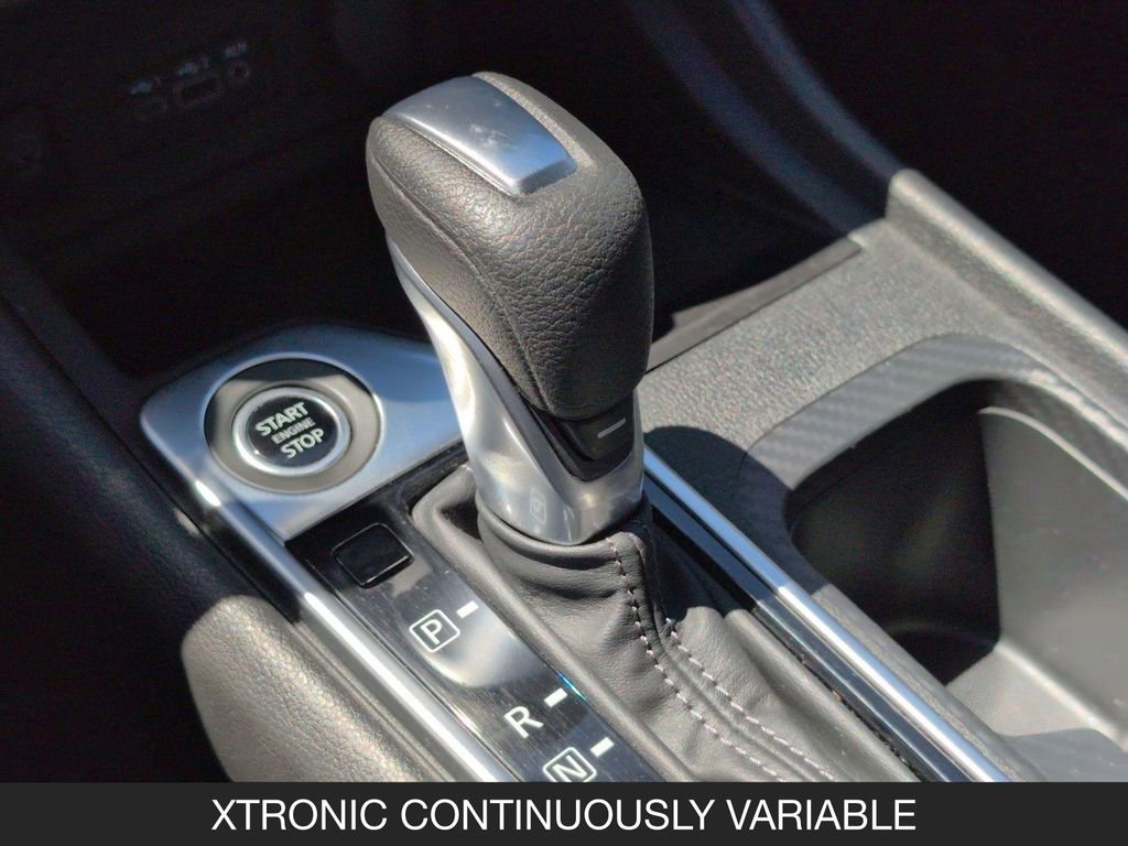 Used 2025 Nissan Sentra SV FWD image 16