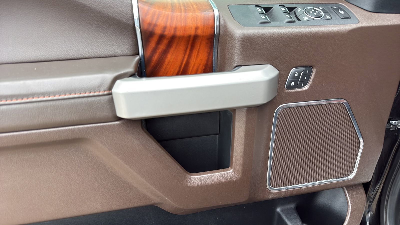 Used 2019 Ford F250 King Ranch w/ King Ranch Ultimate Package image 11